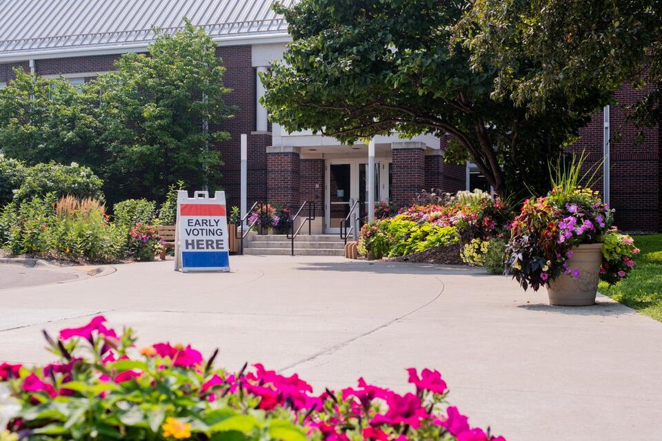 Early voting open at City Hall in Brooklyn Park - NewsBreak