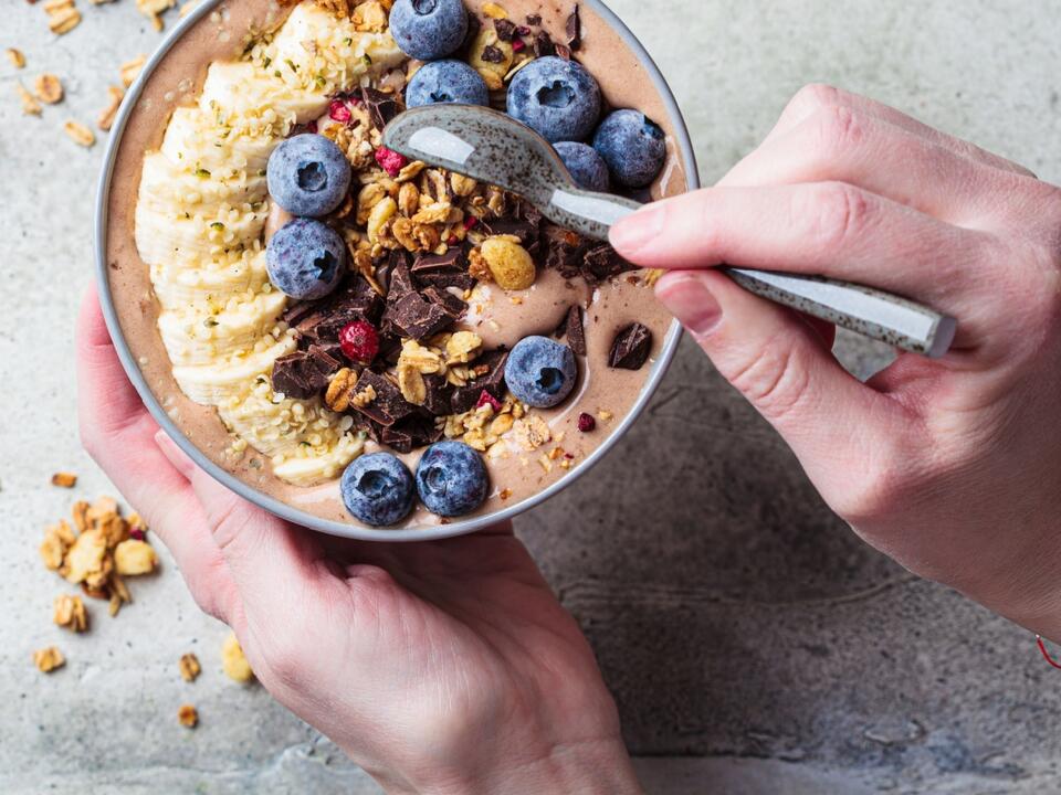 7 Unexpected Snacks That Can Stabilize Blood Sugar, Improve Insulin