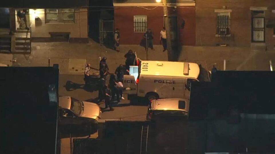 Philly police officer shot in the neck during traffic stop in ...