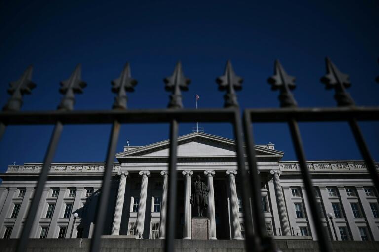 US budget deficit narrows just slightly despite tariff revenues - NewsBreak