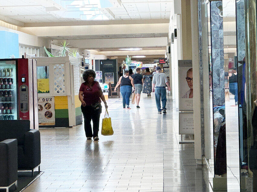 Dover Mall furniture store, Insomnia Cookies