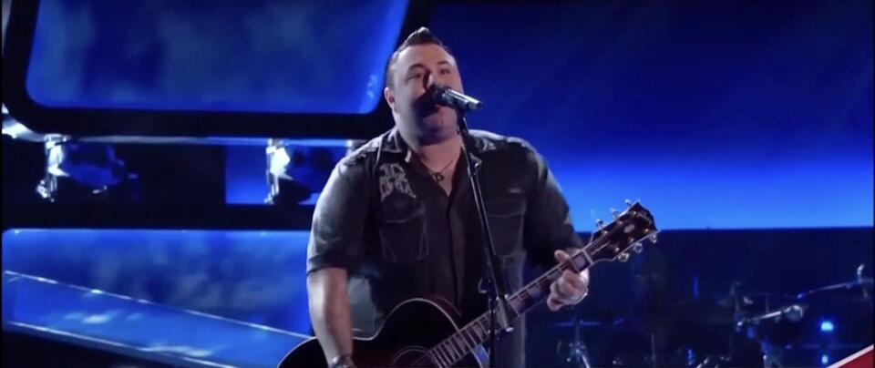 What happened to Ryan Whyte Maloney? Tributes pour in as singer dies at ...