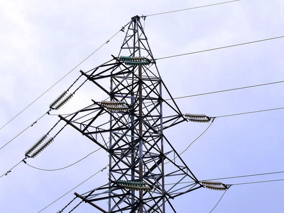 Hang Glider crashes into power lines in North Shore, patient suffers ...