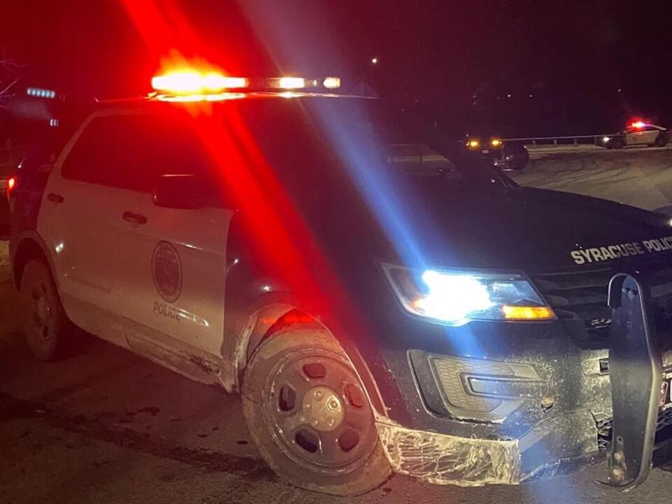 Two Syracuse men, suspected in robbery, lead cops on a car chase through city, police say