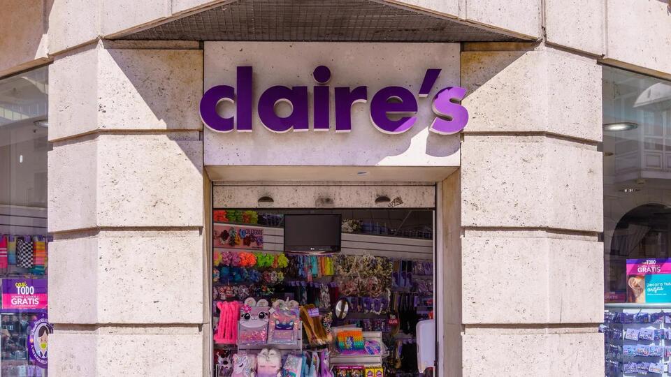 Claire’s opens Illinois distribution center to boost inventory flow ...