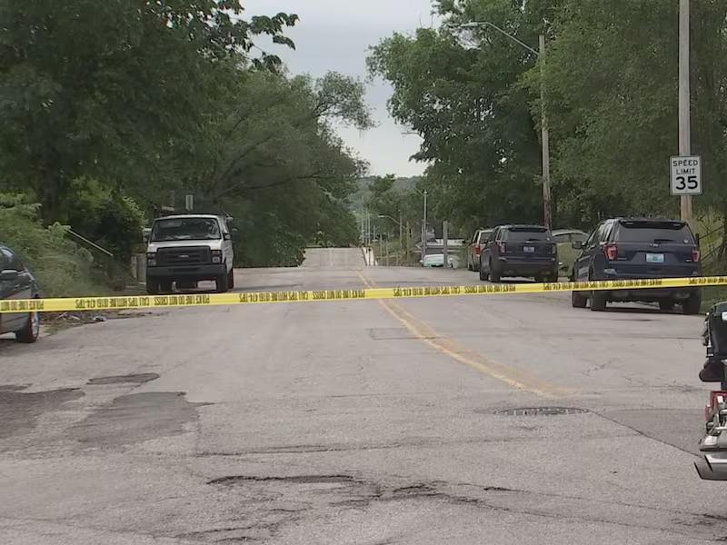 Police involved in standoff in Kansas City neighborhood