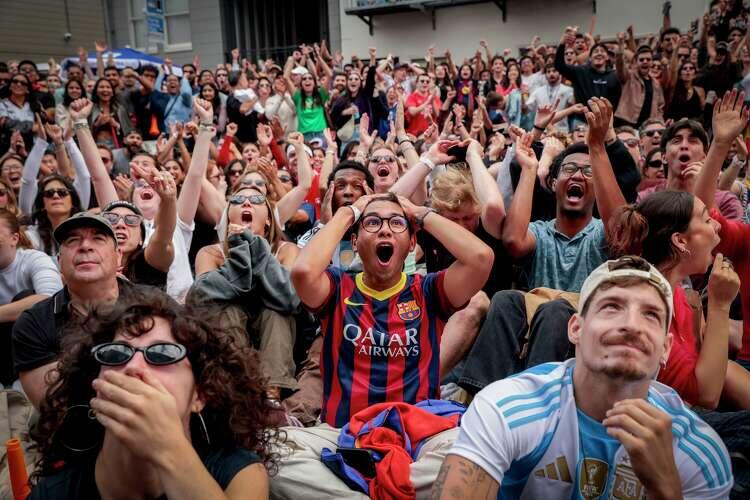 World Cup fans at S.F. watch party cheer teams until final ‘Olé, olé, olé'