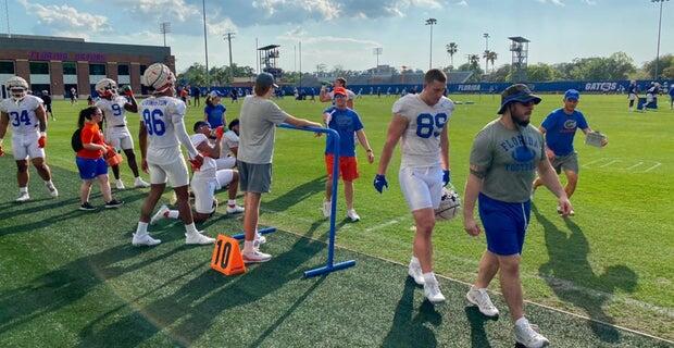 Florida finalizing details to promote tight ends coach Russ Callaway to ...