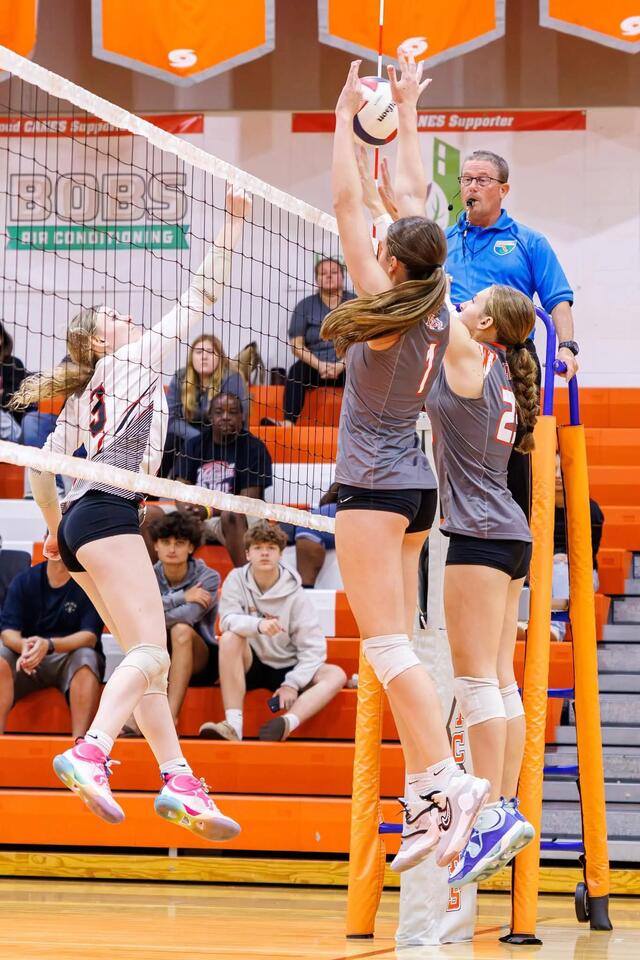 Mount Dora Hosts First FHSAA Volleyball Playoff Game in 20 Years