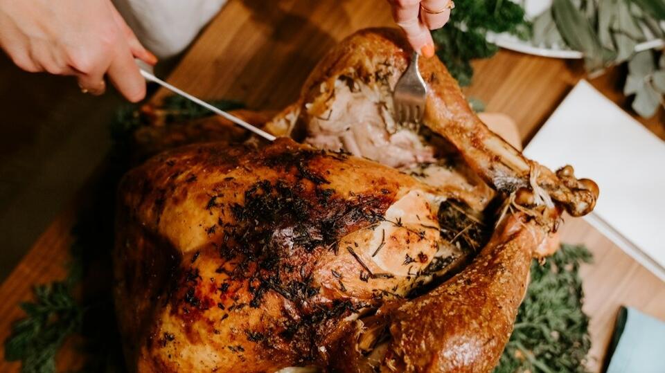 Atlanta Cafe Scores 60 After Inspector Finds Expired Turkey, Food Held at Unsafe Temperatures