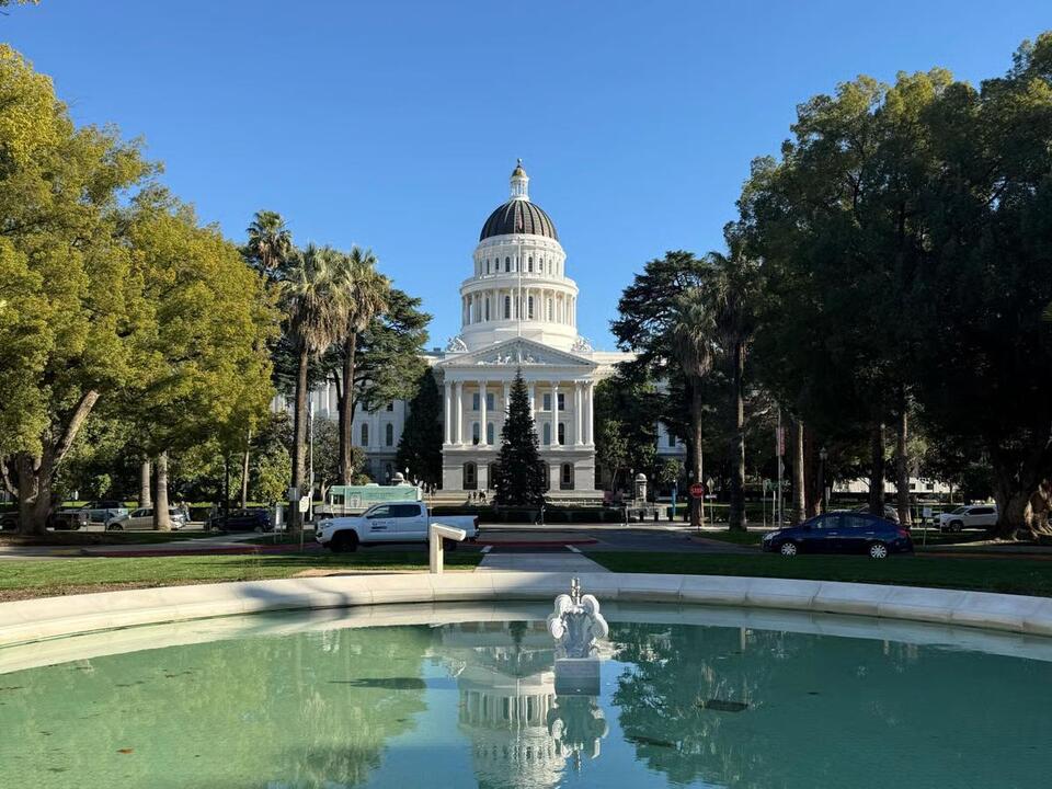 Capitol Mall fountain active for the first time in 15 years - NewsBreak
