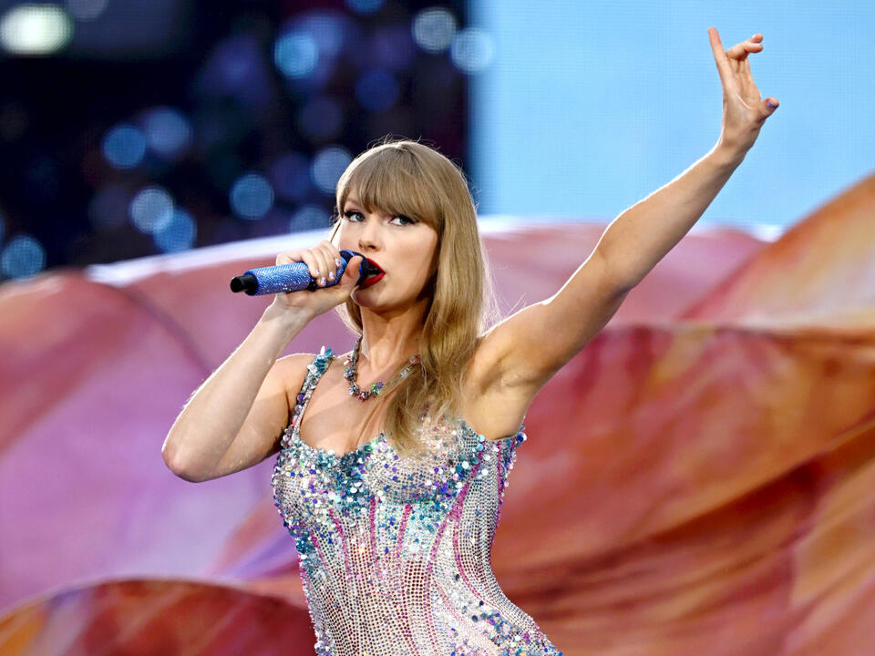 Fans Left Stunned After Someone Dug Up Old Taylor Swift Advertisement