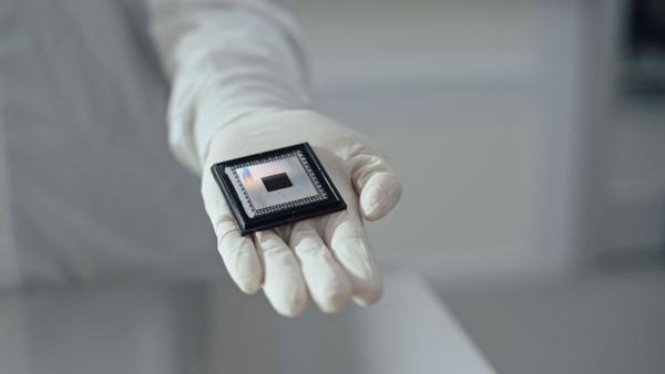 Google says it has cracked a quantum computing challenge with new chip ...