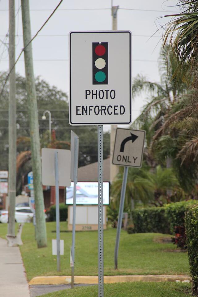 Nearly 33,000 red light camera violations recorded in city of Sarasota between July 1, 2025 and June 30 of this year