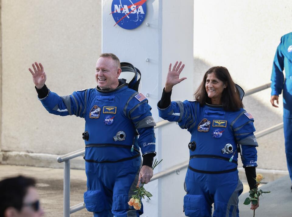 NASA Says Astronauts Stuck In Space To Return To Earth In 2025 3fOUmx 0vBunr7p00