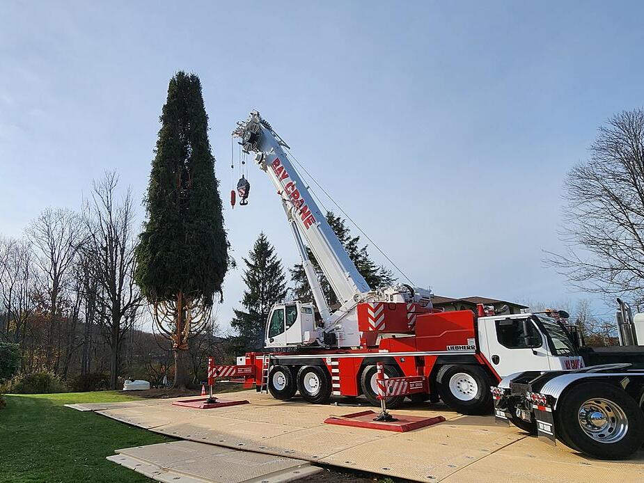 Vestal Says “Goodbye” to the Rockefeller Center Christmas Tree