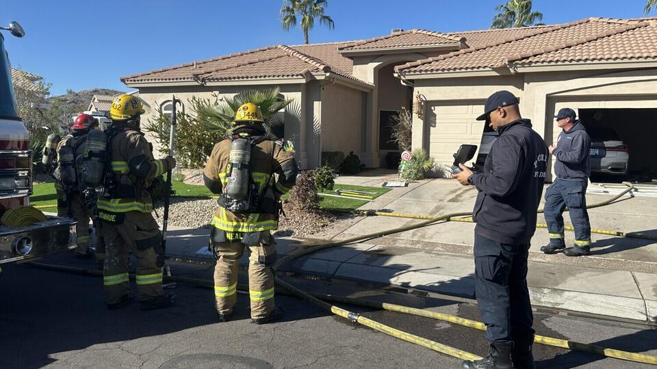 2 people displaced following house fire in south Phoenix - NewsBreak