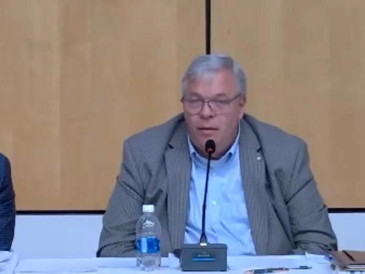 say licensing board problems continue