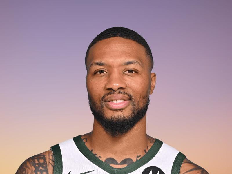 Damian Lillard delivers first game winner for Bucks