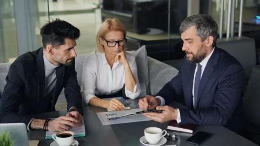How Does Cross-Border Estate Planning Protect Wealth?