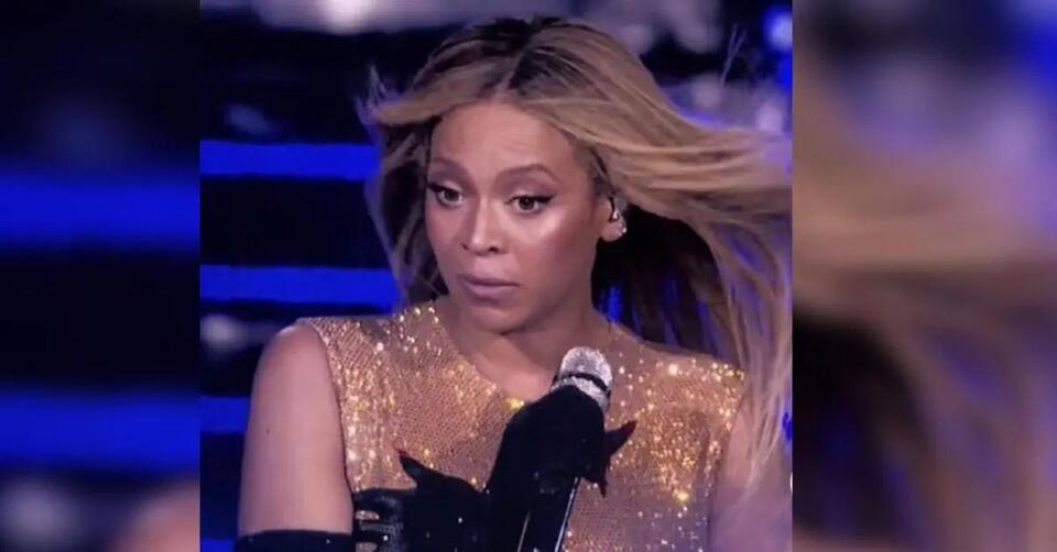 WATCH: Beyoncé Suffers Terrifying Stage Malfunction During Failed ...