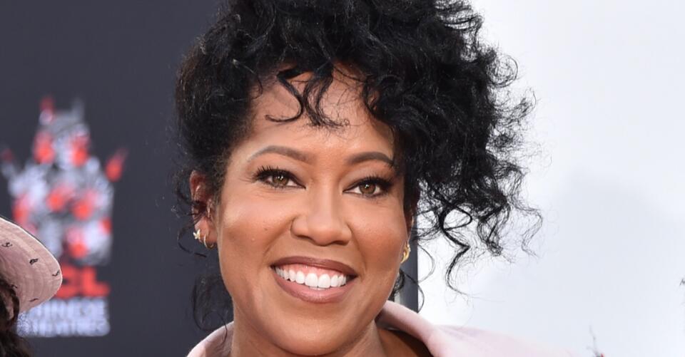 Regina King Suits Up in Pink With Bronze Sandals for Hollywood Walk of Fame Cement Handprint Ceremony – NewsBreak