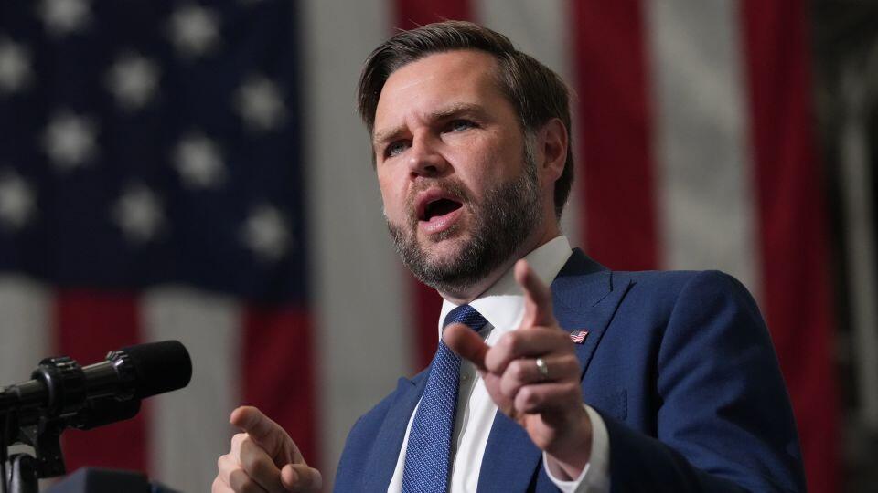Secret Service agent on Vance’s detail suspected of leaking information is put on leave amid internal review