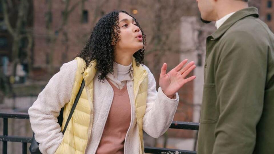 The Best 12 Comeback Phrases to Use When Someone's Rude to You - NewsBreak