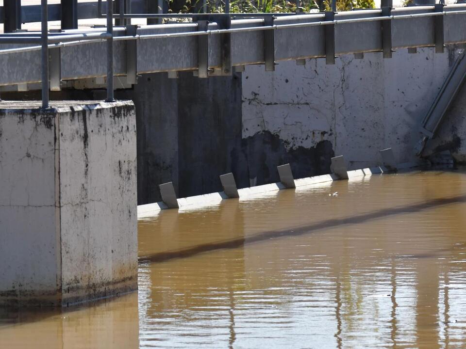 Commission discuss problems with gates at Lake White