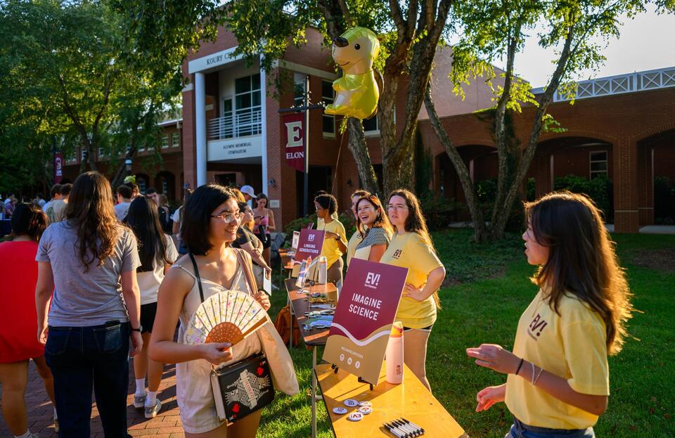 Elon Volunteers! Imagine Science program makes an impact - NewsBreak