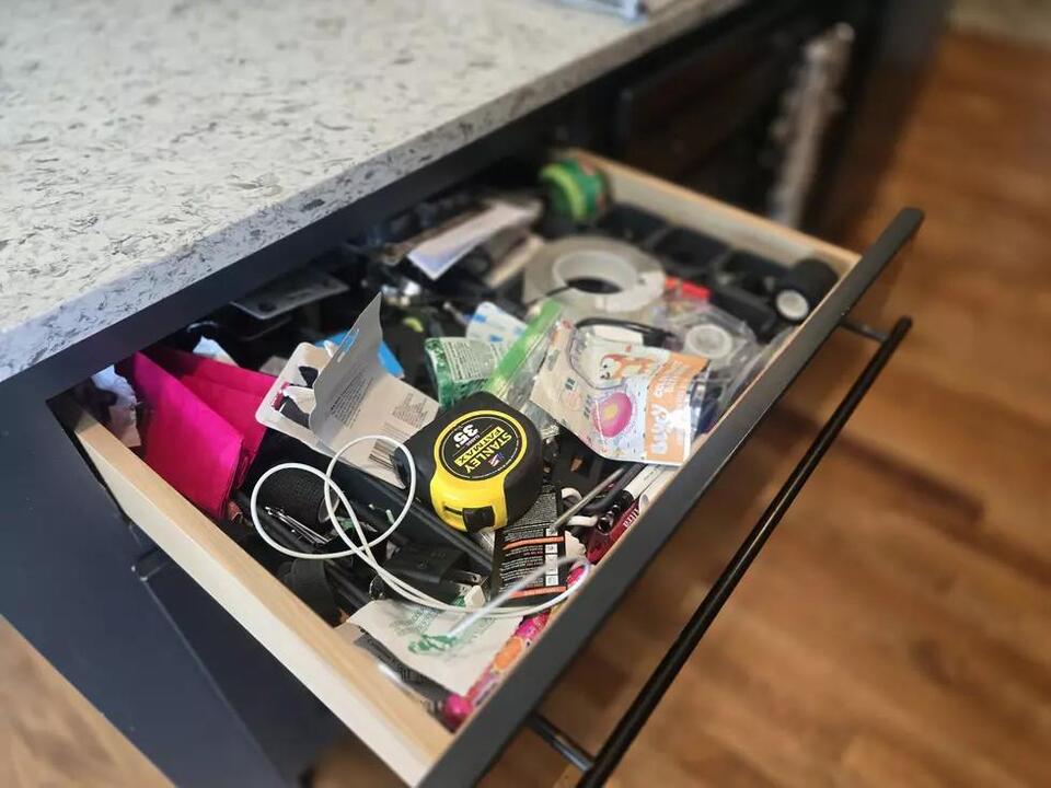 27 Things All Minnesotans Have in Their Junk Drawer - NewsBreak