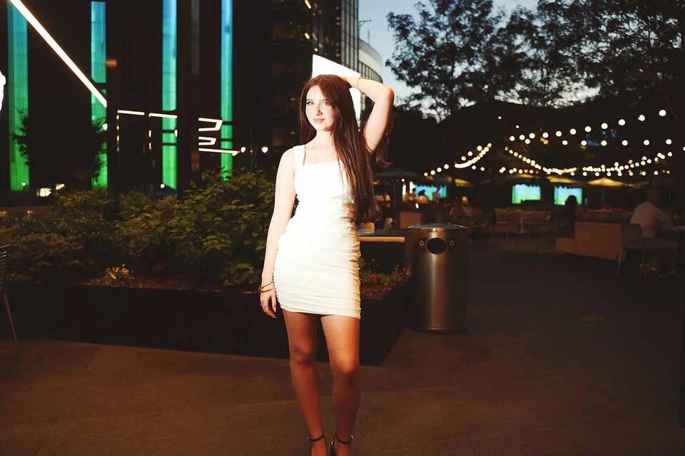 Fashion editorial: Lexi Marie under a NYC night
