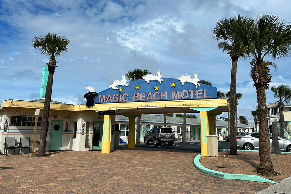 Magic Beach Motel quietly shutters as the wrecking ball awaits - NewsBreak