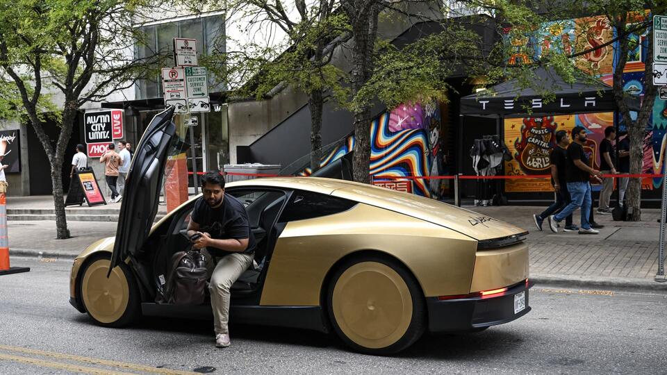 Tesla's stock drops 6% as Cybercab update 'underwhelms' Wall Street