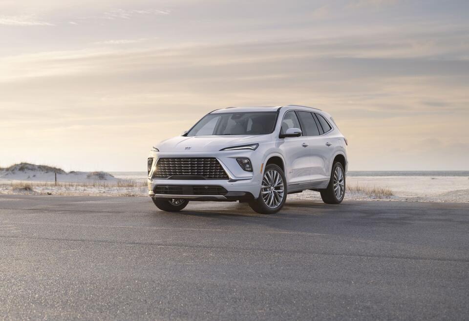 Redesigned 2025 Buick Enclave is a familyfriendly luxury midsize SUV