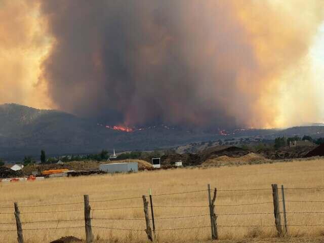 Kanosh residents prepare for possible evacuation due to 5,000-acre wildfire