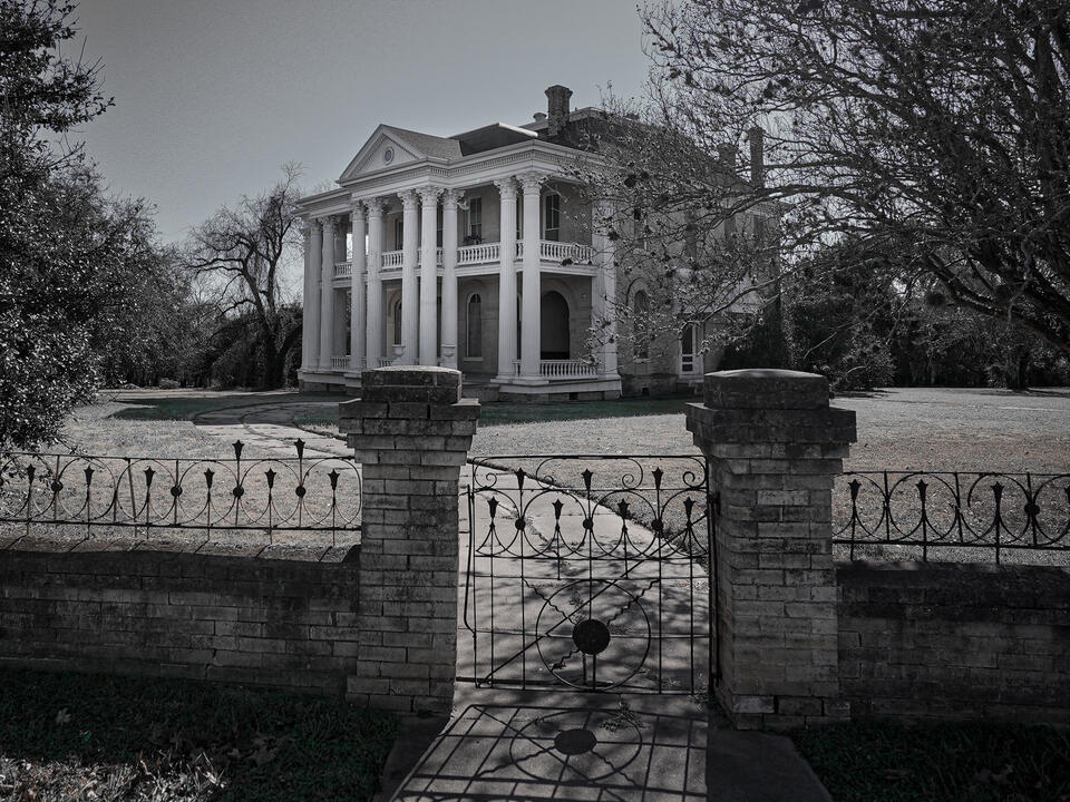 Walnut Ridge Mansion ( Basement explore ) Gonzales, Texas Unknown