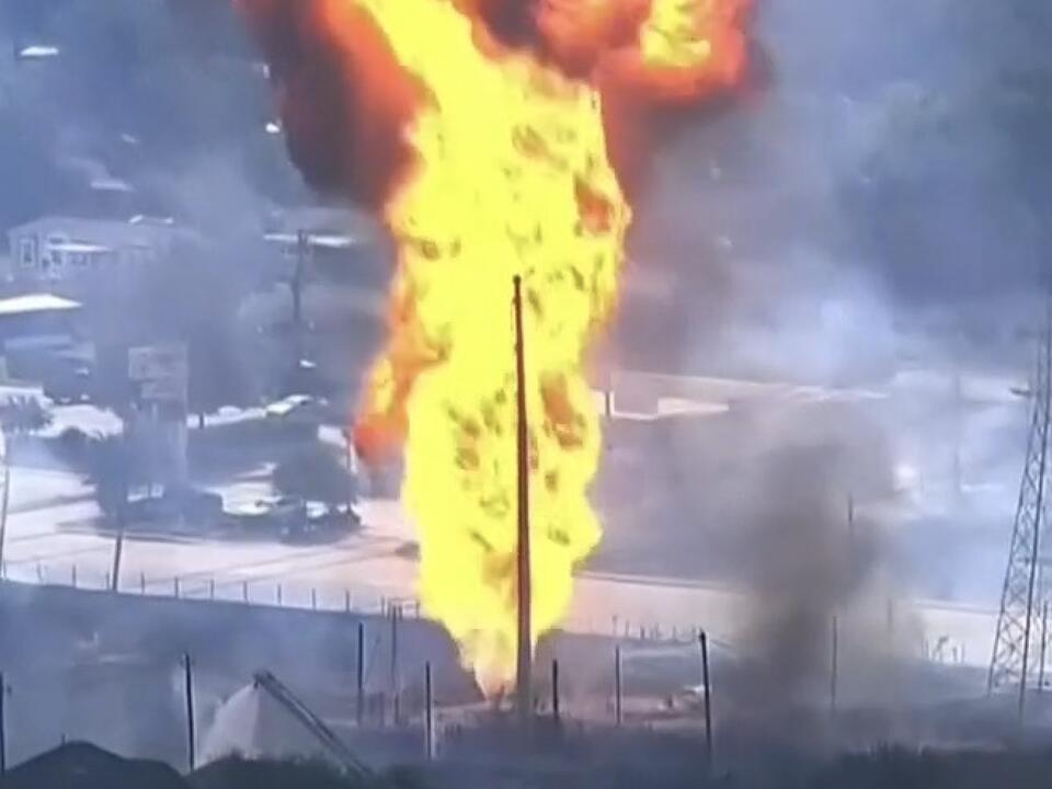 Pipeline explosion, fire prompt evacuations in Houston suburb