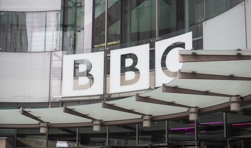 UK BBC Licence Fee Could Expand to Netflix and YouTube Viewing, Reports ...