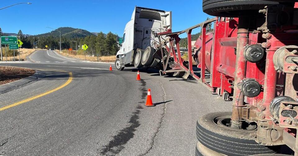 Southbound SR-89 lane reopens after crews clear overturned semi-truck ...