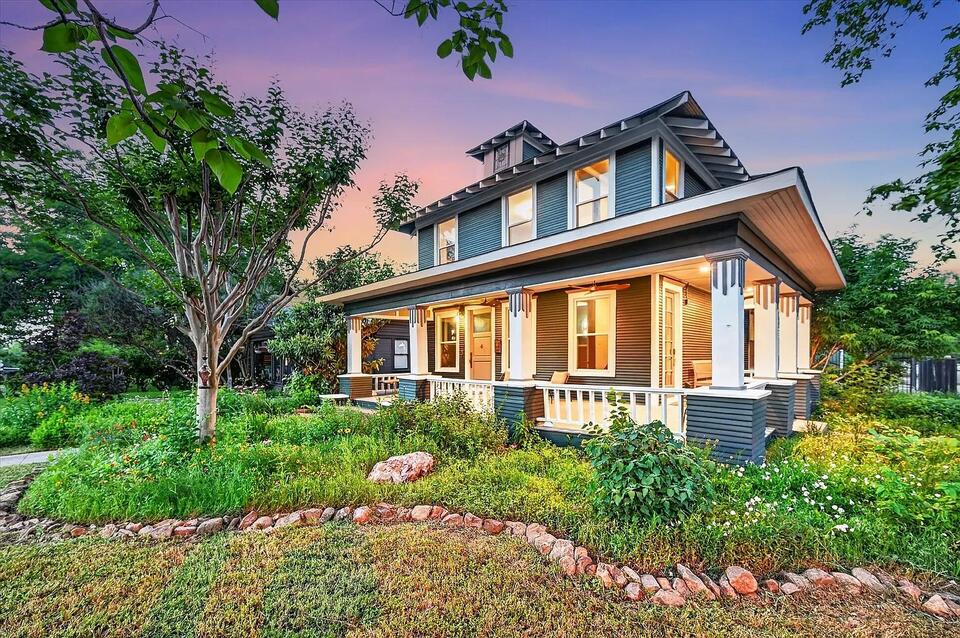 Discover Prairie School Through the Lens of This Kessler Listing