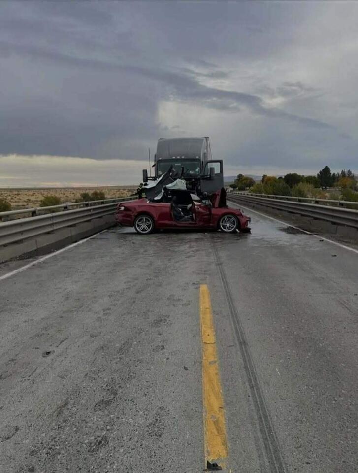Wreck involving semi shut down Vernita Bridge, leaves 1 seriously hurt ...