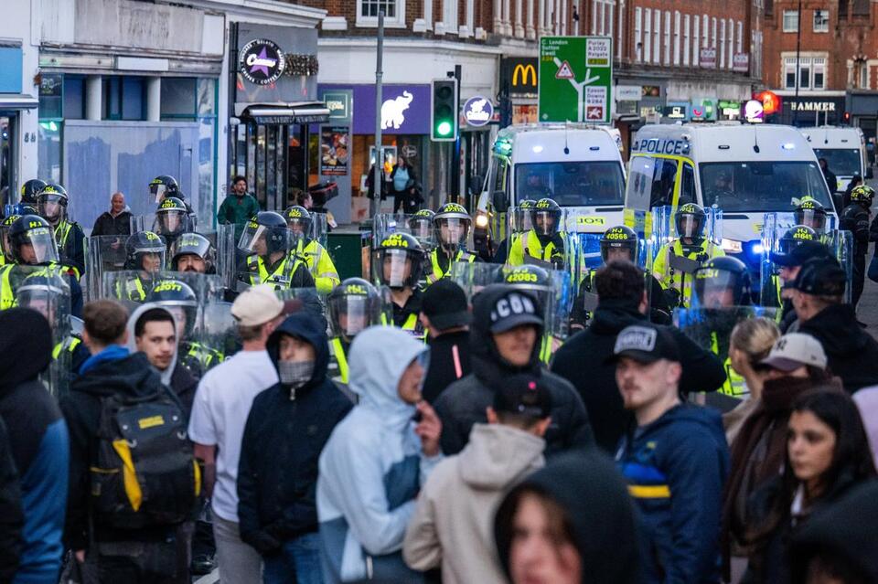 Epsom rape protest: 'Stay away,' Far Right crowd told after clash with ...