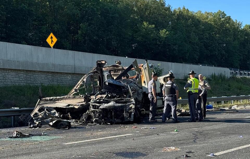 13-year-old, 7-year-old among 5 killed in massive crash on I-95