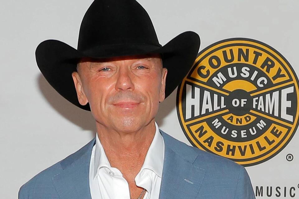 Kenny Chesney Remembers 'Socially Traumatic' Hair Loss as a Teen