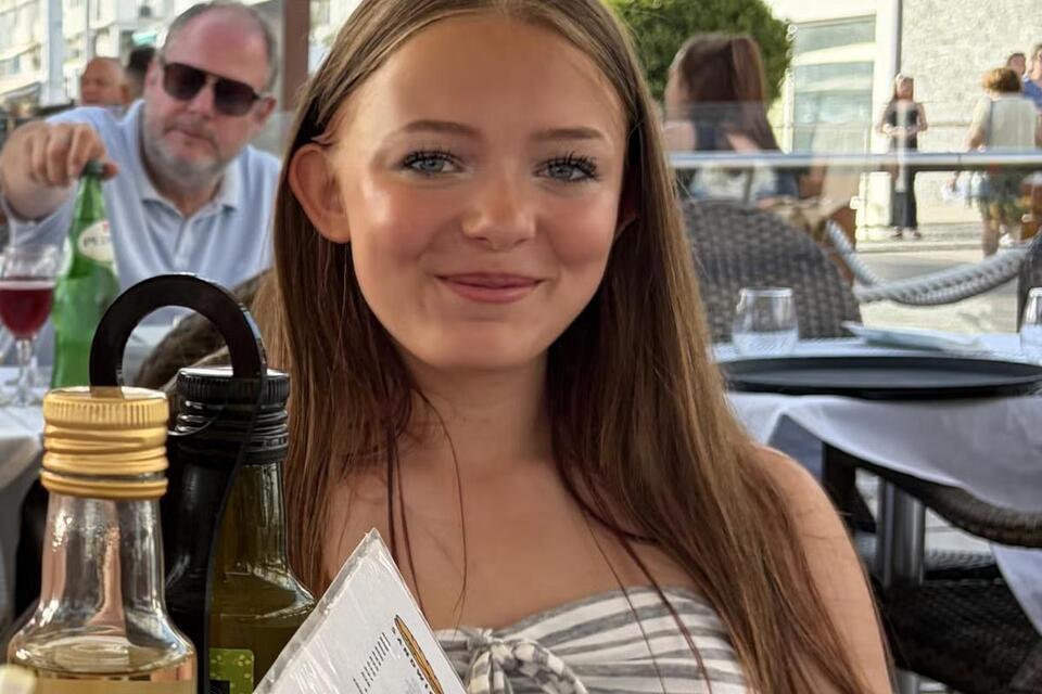 Teen girl has dissolvable heart implant fitted in UK first to chase ...