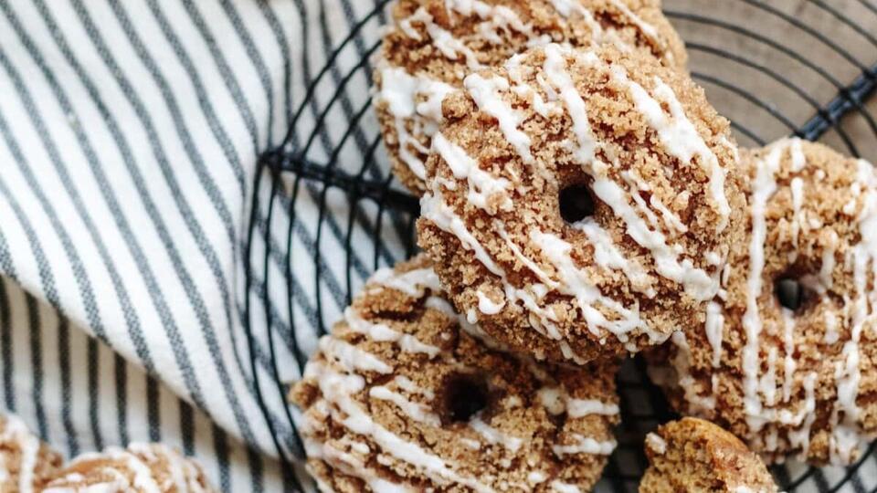 A Box of Spice Cake Mix Is the Shortcut to These Bakery-Worthy Pumpkin ...
