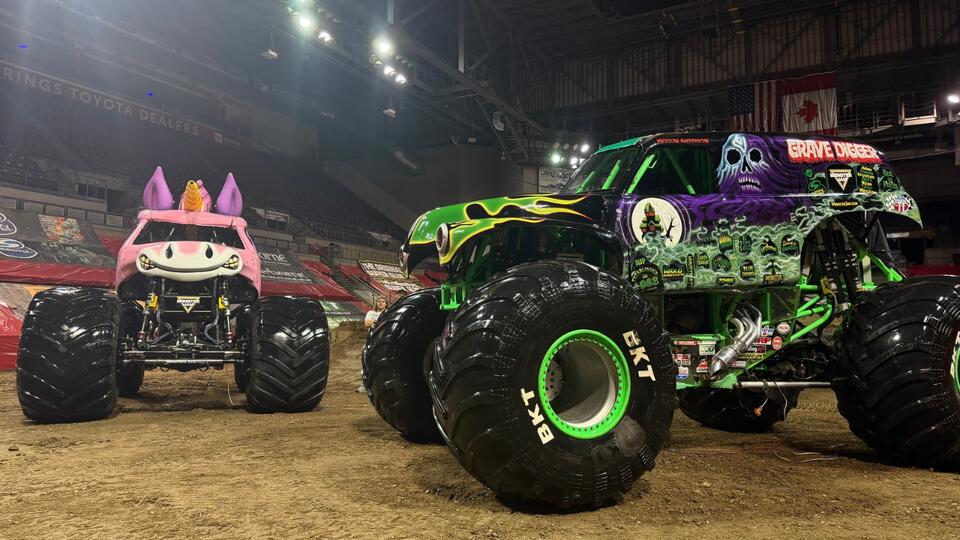 Youngest ‘Grave Digger’ driver joins KRDO13 live ahead of ‘Monster Jam’