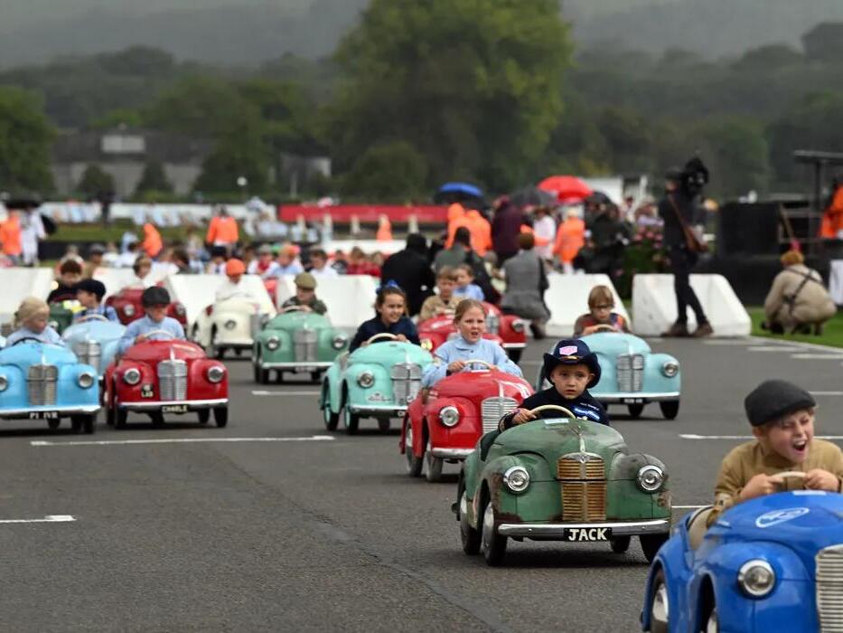 In Pictures: Young drivers take a spin in vintage race event