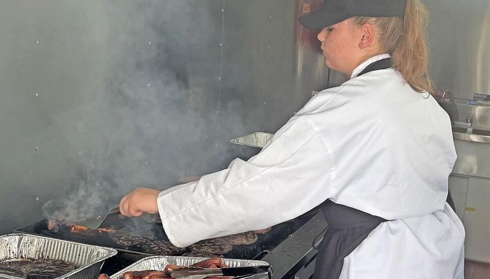 JVS culinary students gain food truck experience - NewsBreak